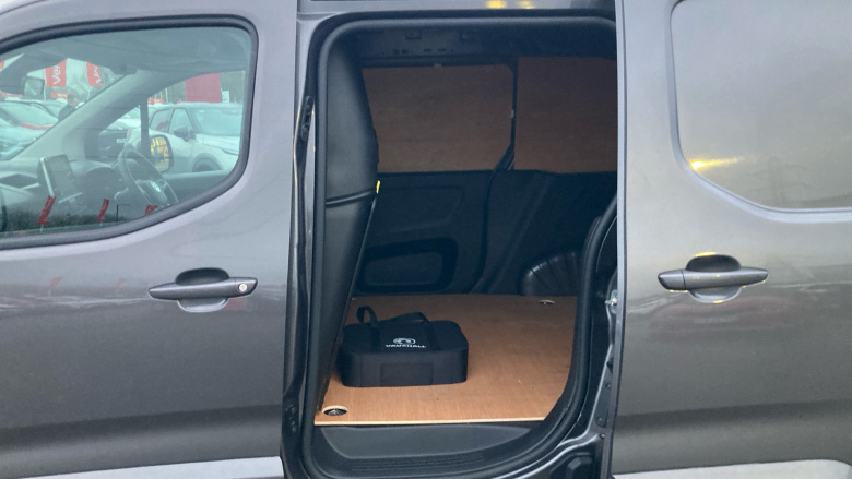 Vauxhall Combo Cargo E-L1 2300 100kW Pro 50kWh H1 Van Auto